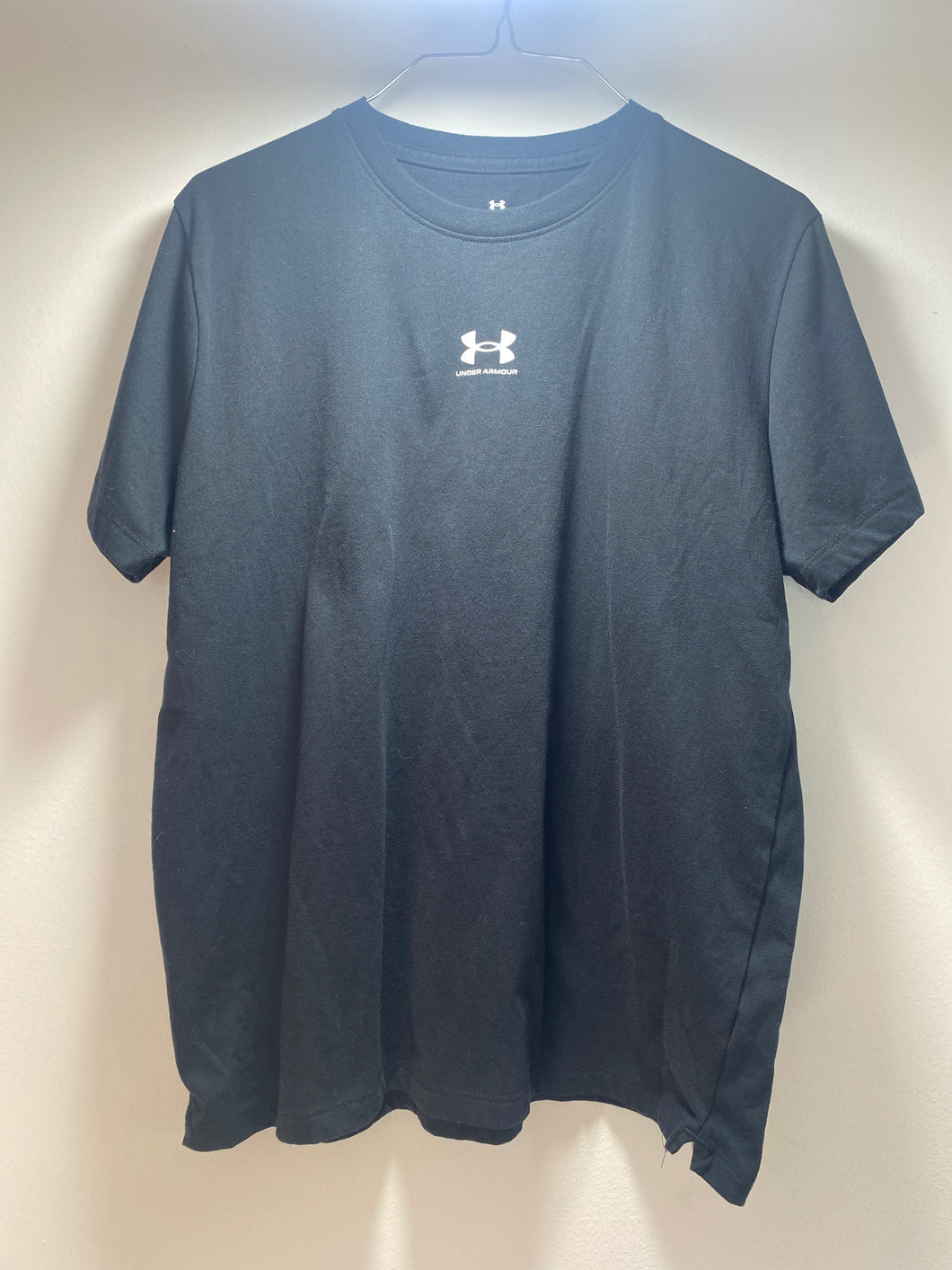 Under Armor Youth Medium Black Tshirt - size Kids 10