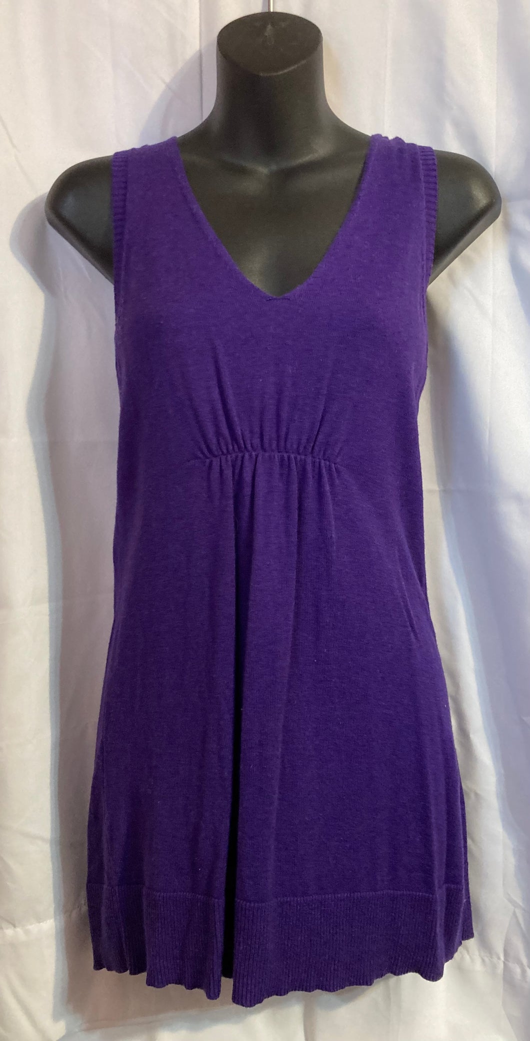 Daisy Fuentes Sweater Size Small - size Women S (4-6)