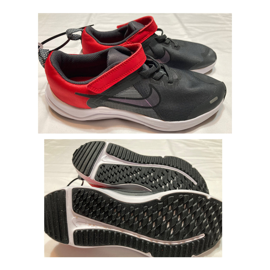 Nike Sneakers NEW, Never Worn - size Shoes-youth  3