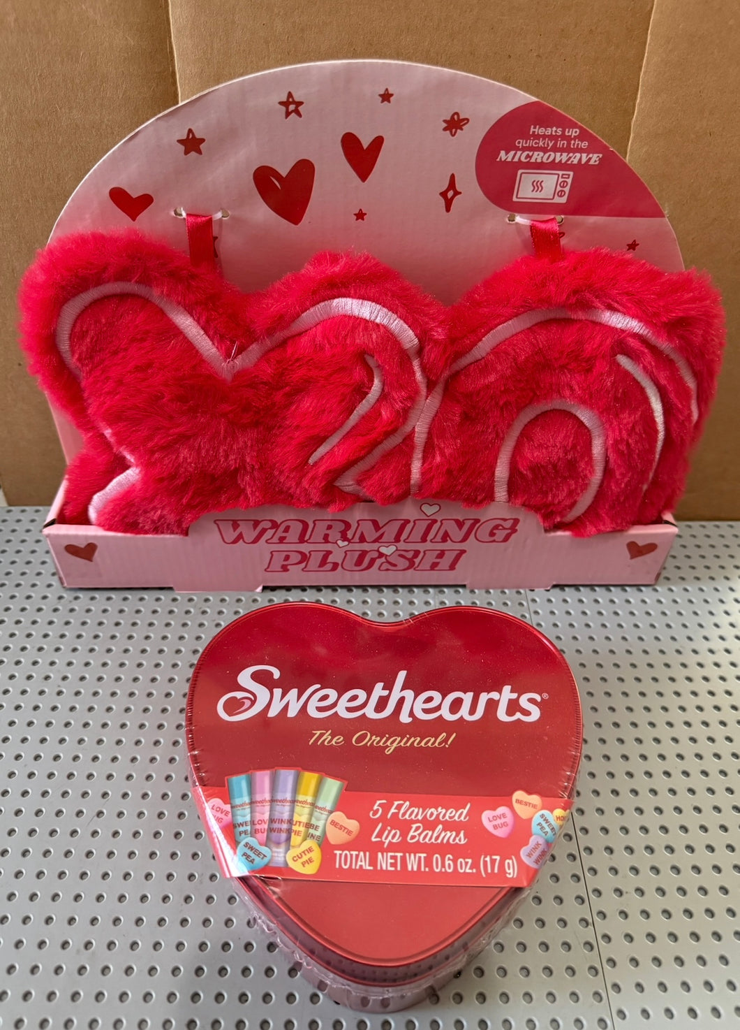 HEART WARMING PLUSH & 5 PK LIP BALM TIN--NEW