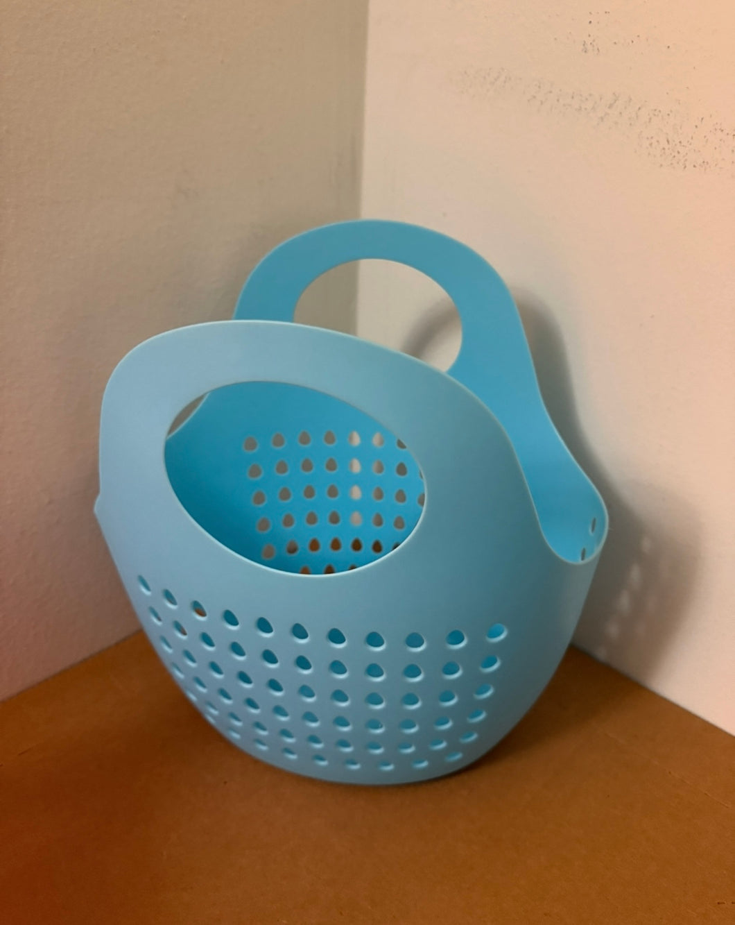 BLUE EASTER BASKET EUC
