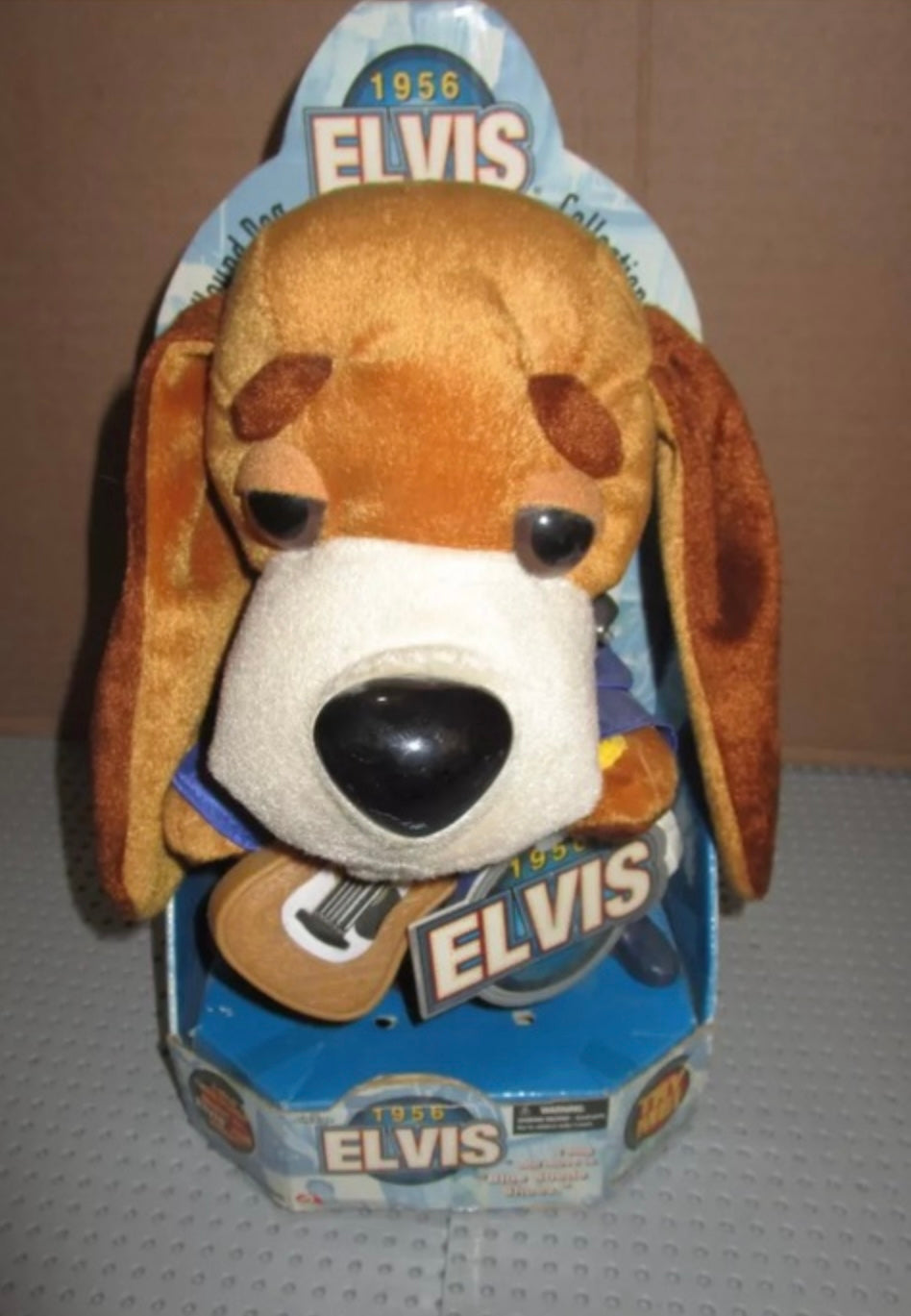 ELVIS HOUND DOG SINGINS PLUS--NEW