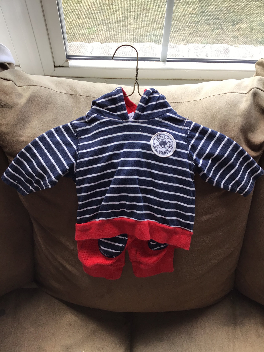 The Children's Place Two Pieces - size 0-3 Months