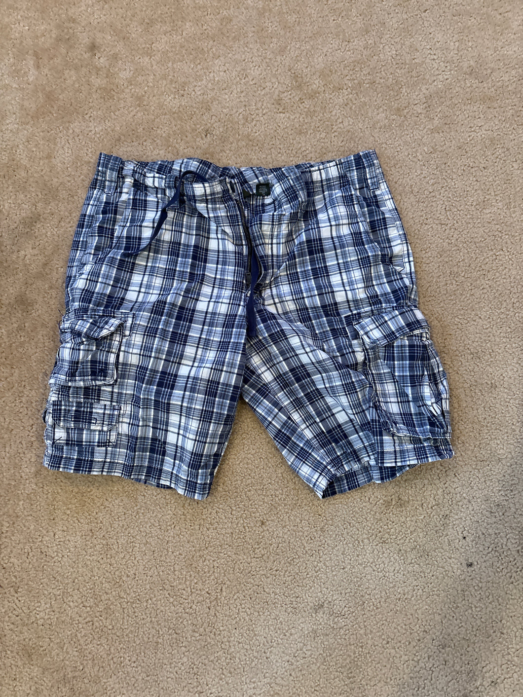 Eddie Bauer blue/ cream plaid shorts - size pants 36-38