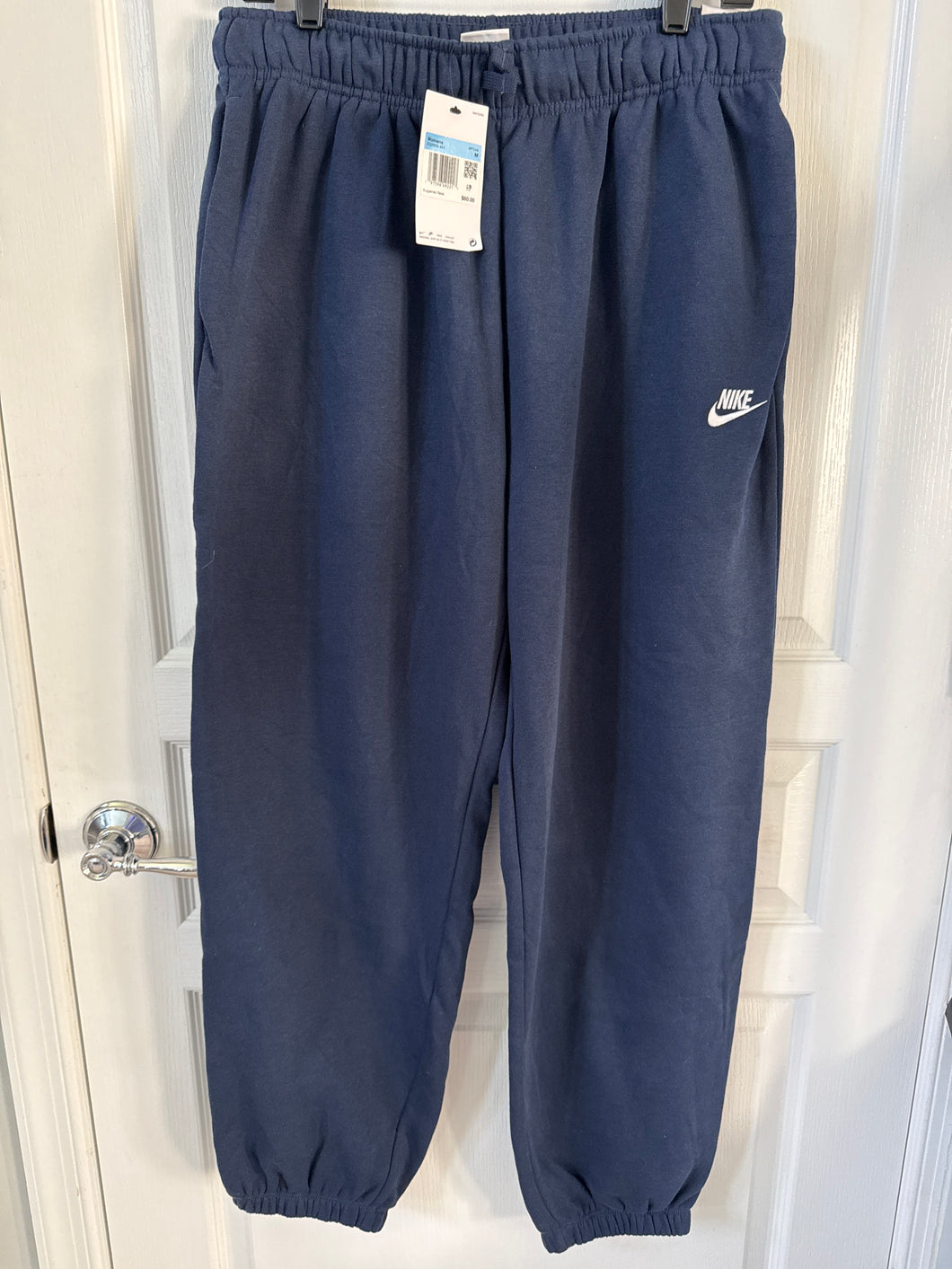 New! Nike sweatpants Oversized Mid Rise - size Women M (8-10)