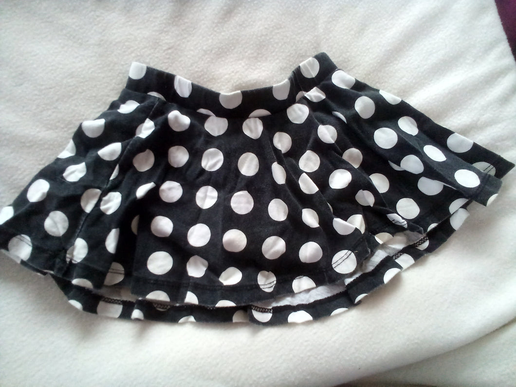 Jumping beans skirt black w/ white dots - size 24 Months