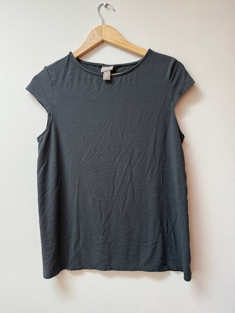 Chiccos 1 solid top gray cap sleeve tank - size Women S (4-6)