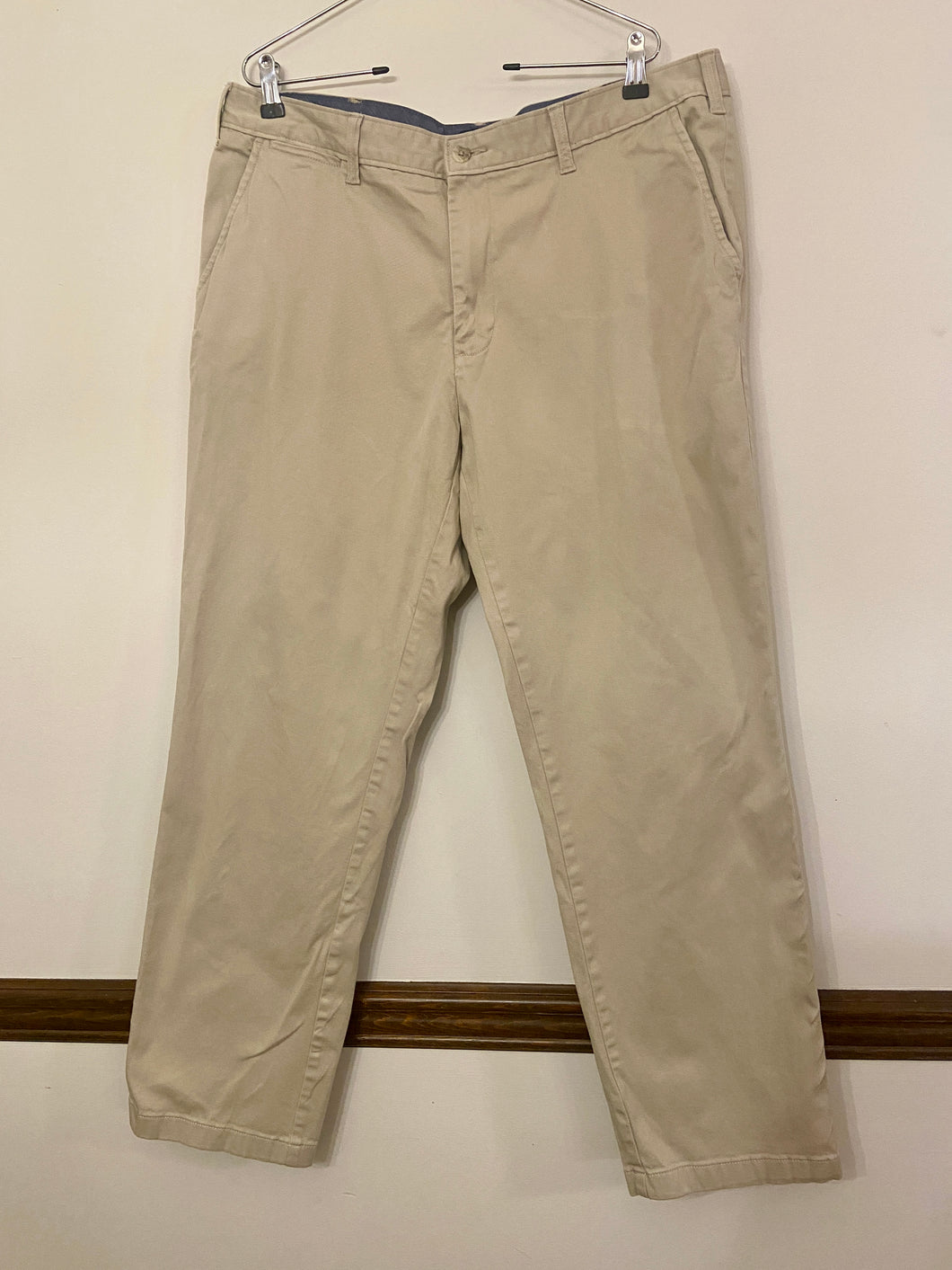 Nautica 38x32 khakis Classic fit pants - size pants 36-38