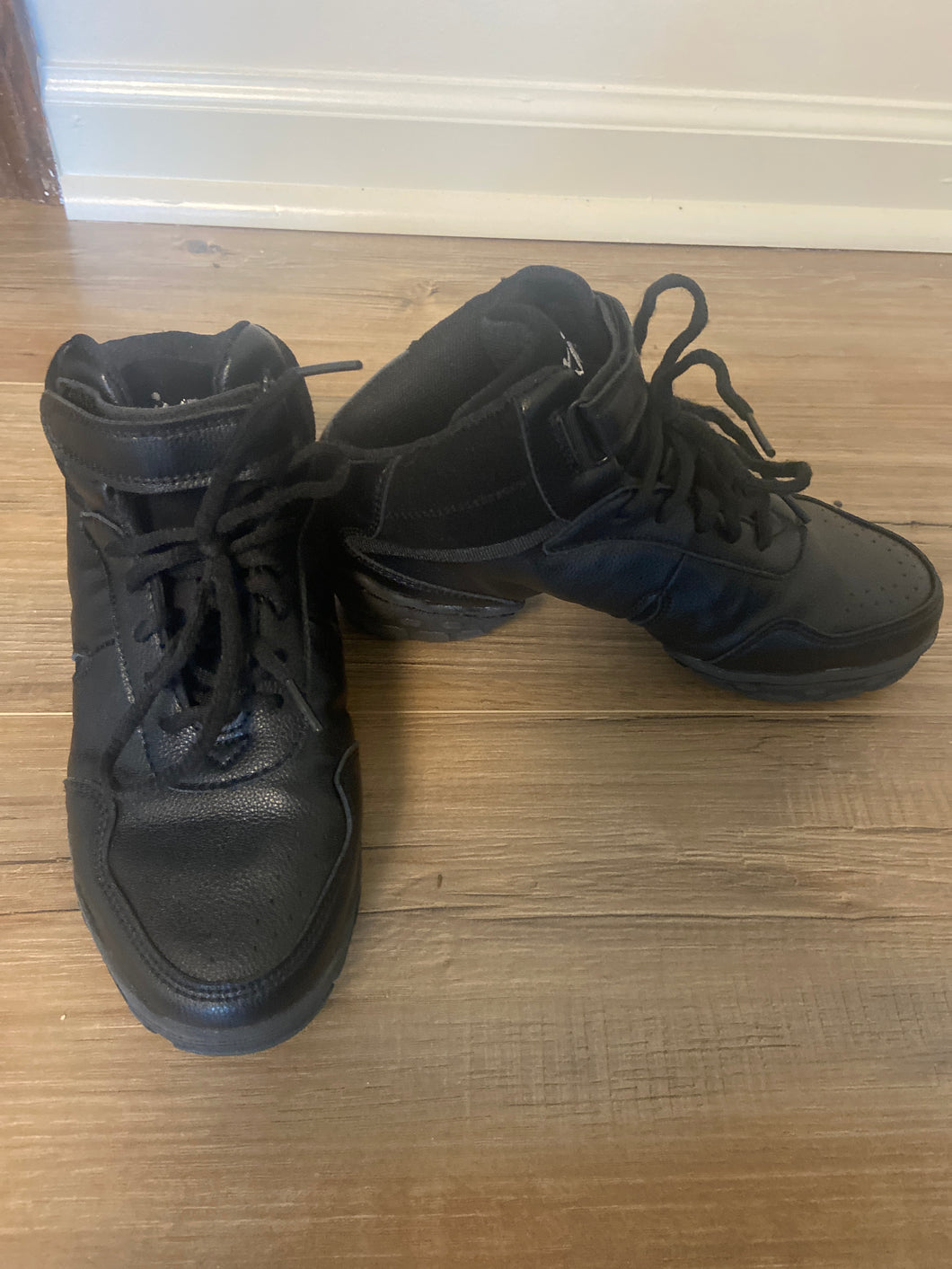 Dance sneaker woman 5.5 Black split sole leather - size Junior Girls S (3-5)