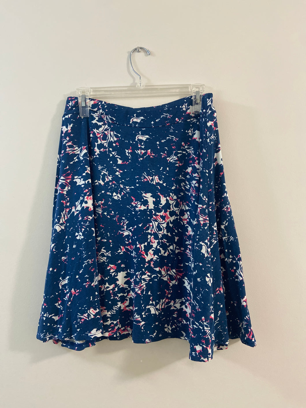 Renee C. Midi skirt Blue white pink abstract - size Women M (8-10)