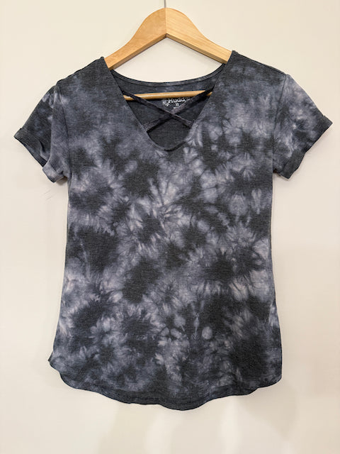 Mudd tie dye shirt gray stretch - size Junior Girls XS (0-1)