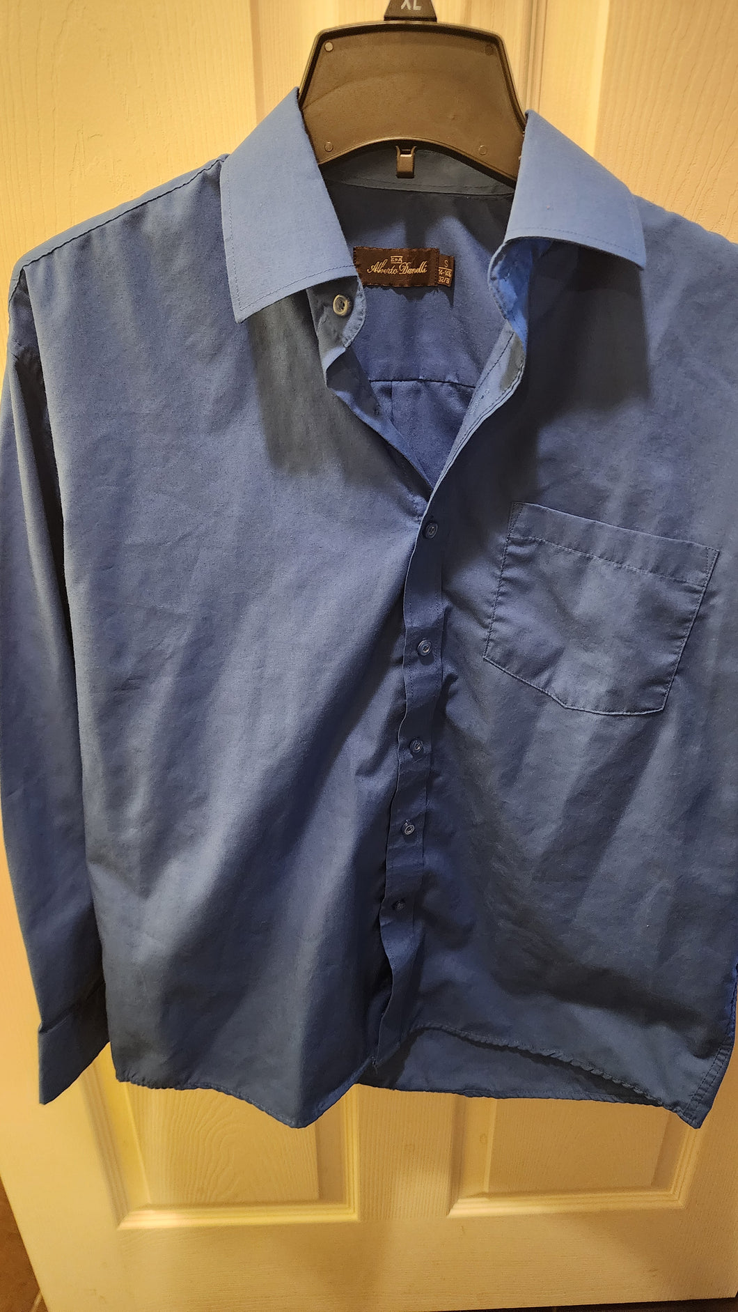 Blue dress shirt Size 14-14 1/2 32/33 - size Mens S