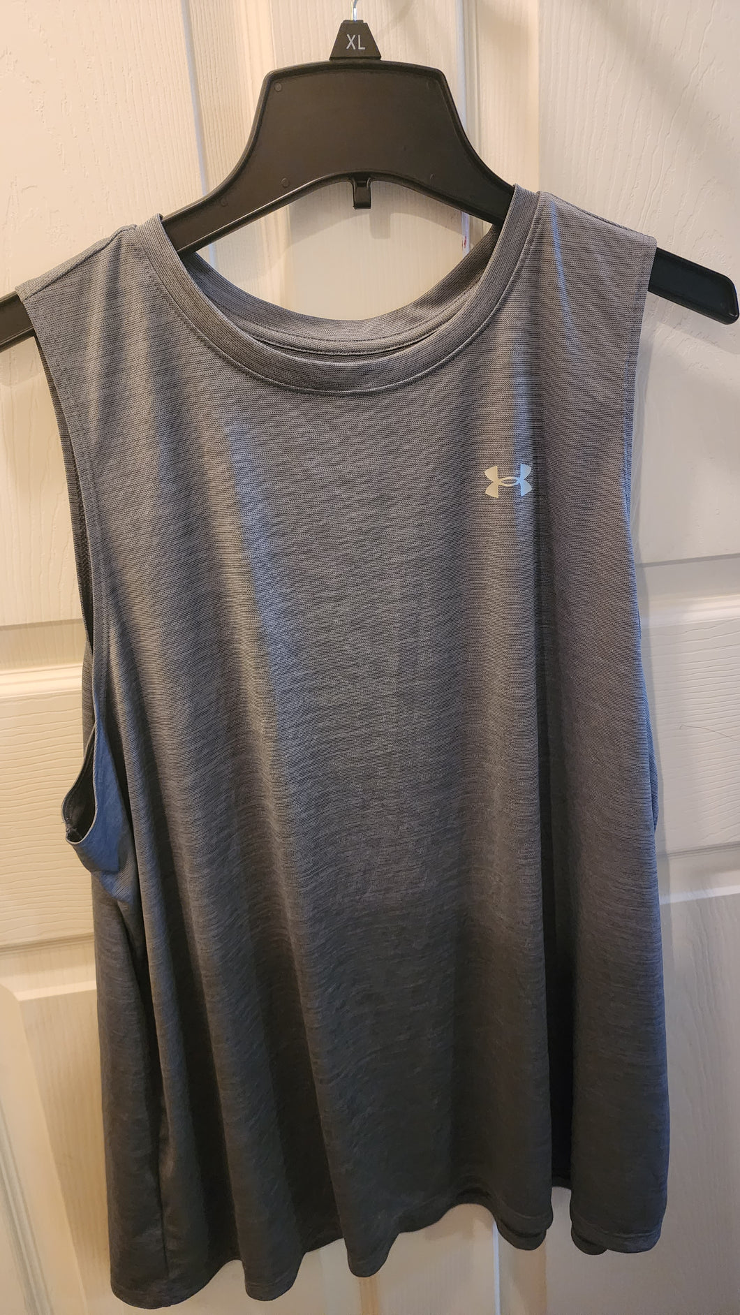 NWOT Under armour tank Size 2XL, light gray - size Women XXL (20-22)