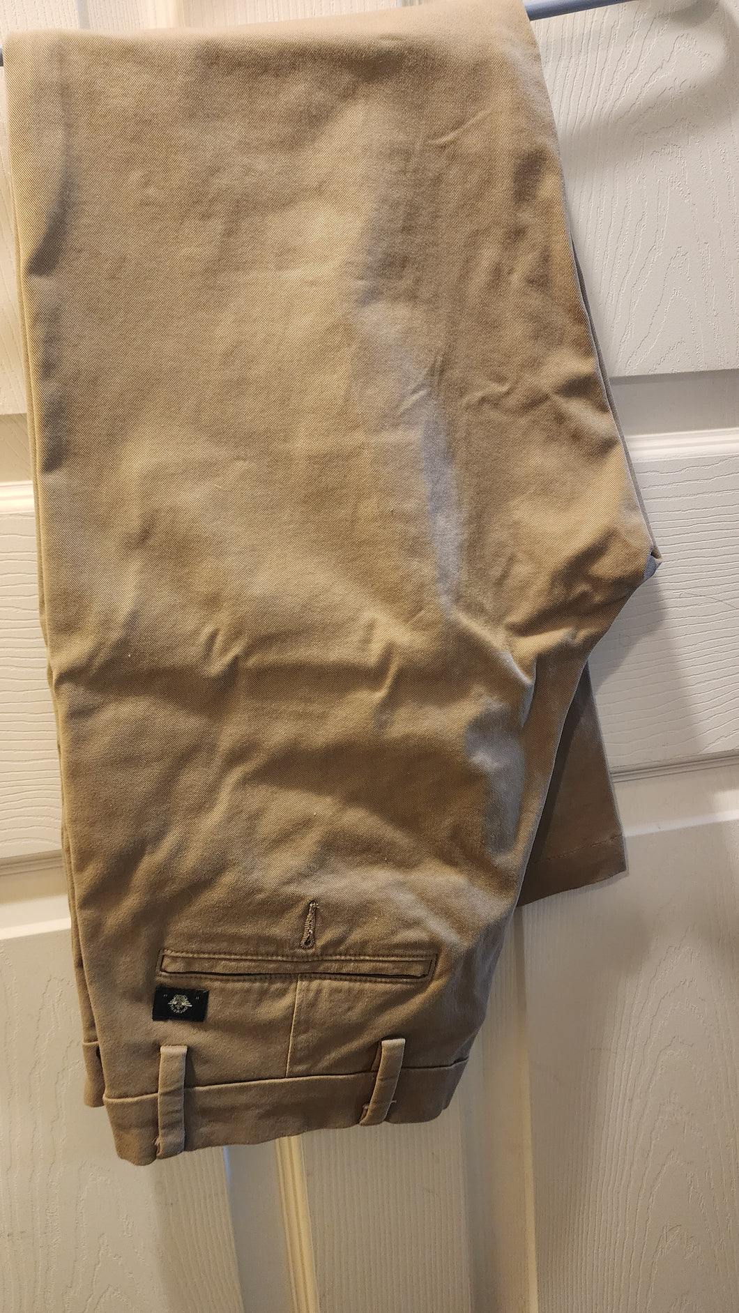 Dockers slim fit 30x30 khakis - size pants 28-30
