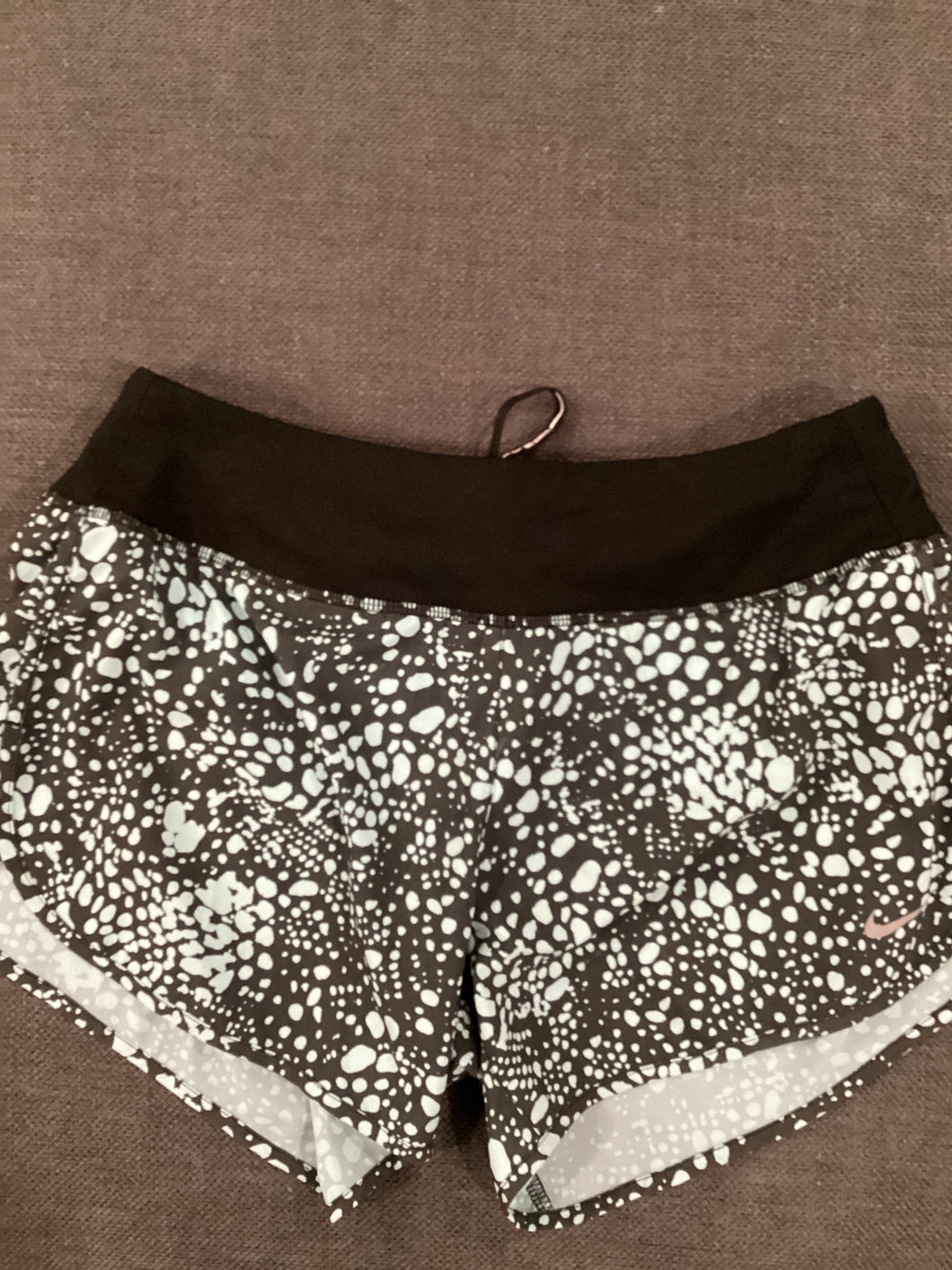 Nike teal/black Shorts - size Junior Girls S (3-5)