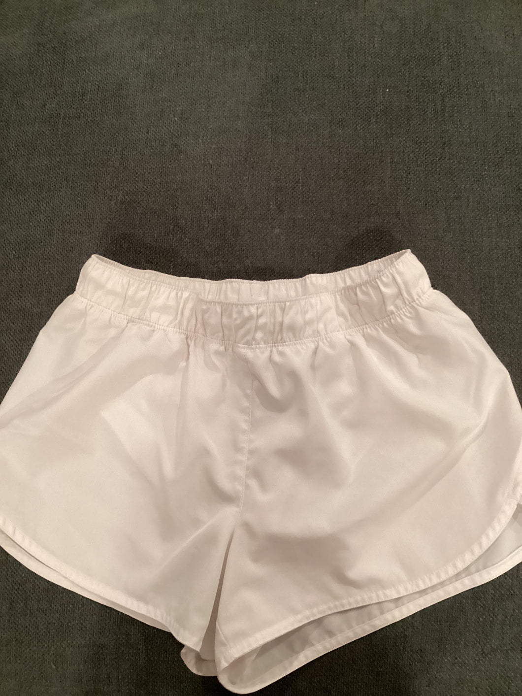 Old Navy, Active White shorts - size Junior Girls XS (0-1)