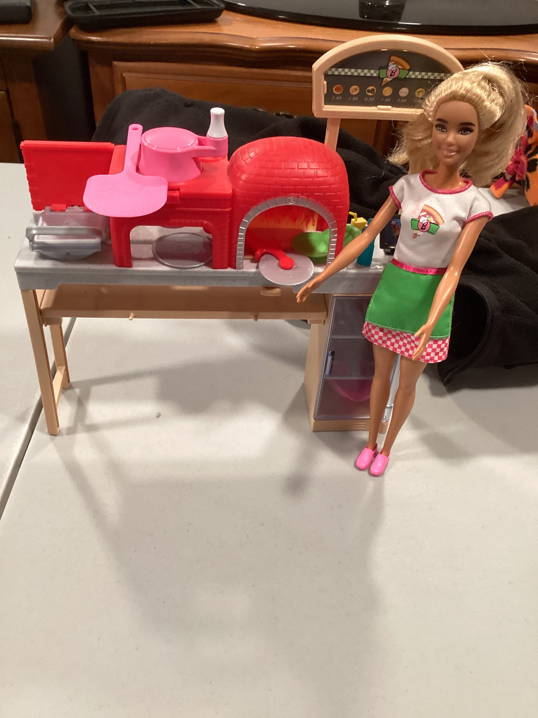 Barbie pizza station
