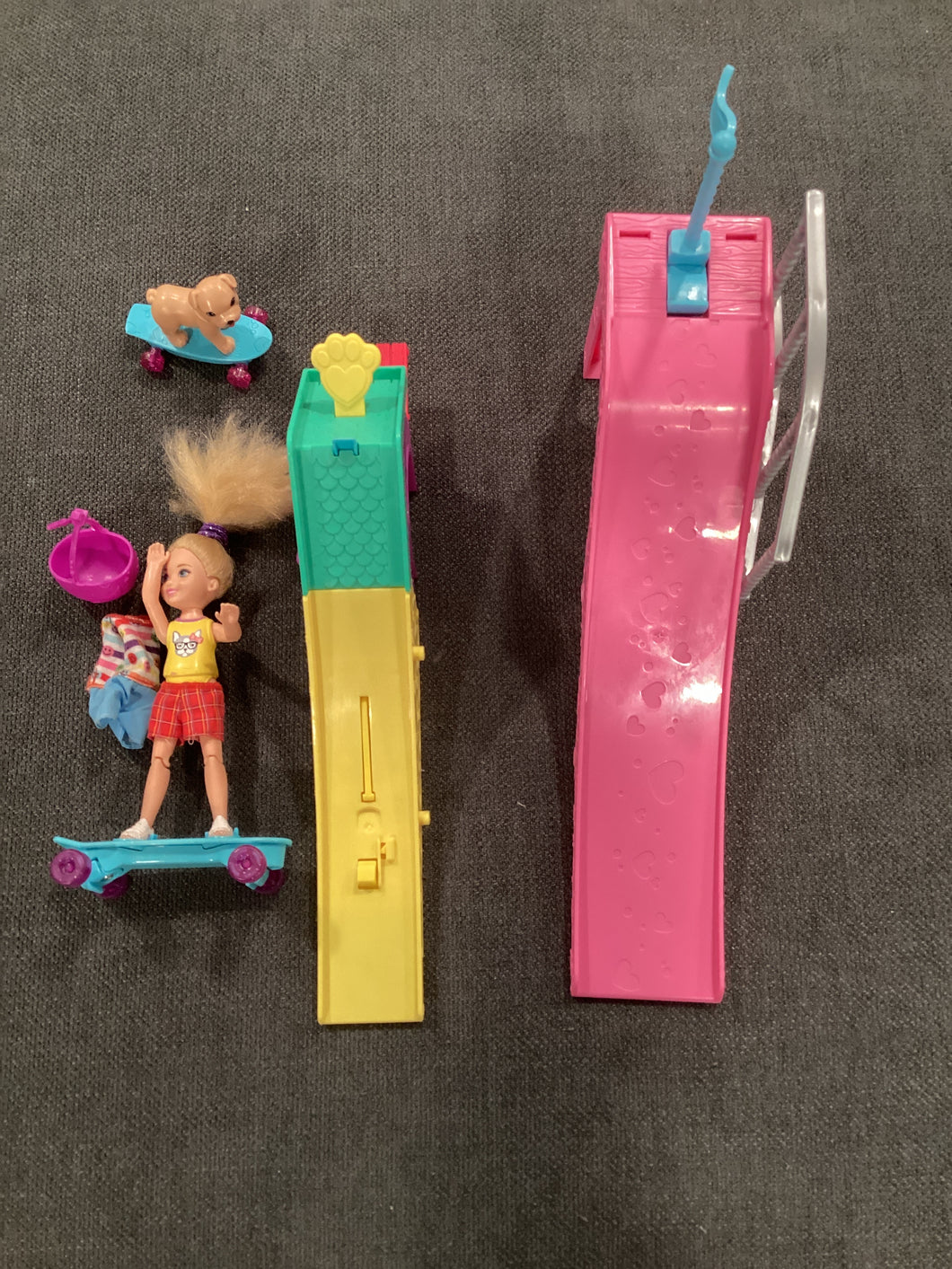 Barbie skateboarding set