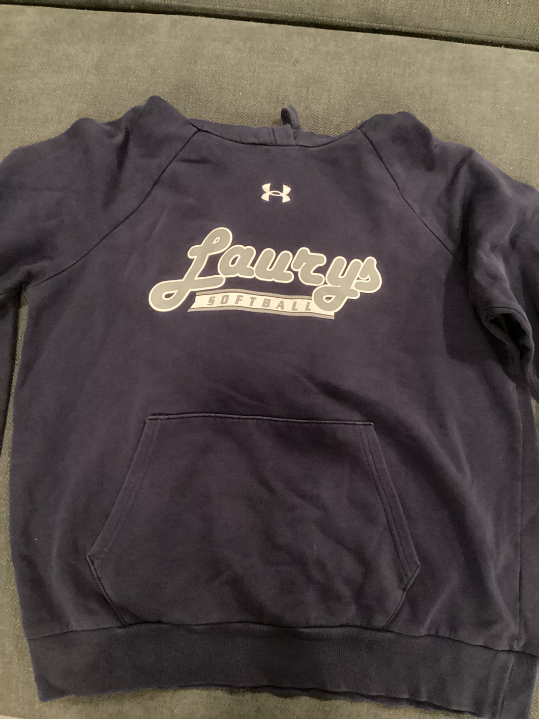 Laury's station softball Sweatshirt - size Junior Girls S (3-5)