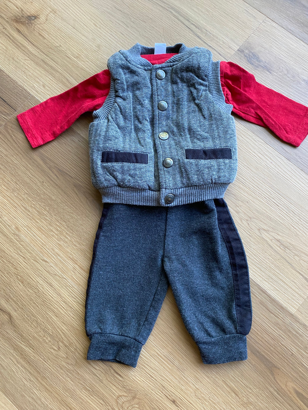 First Impressions - size 0-3 Months