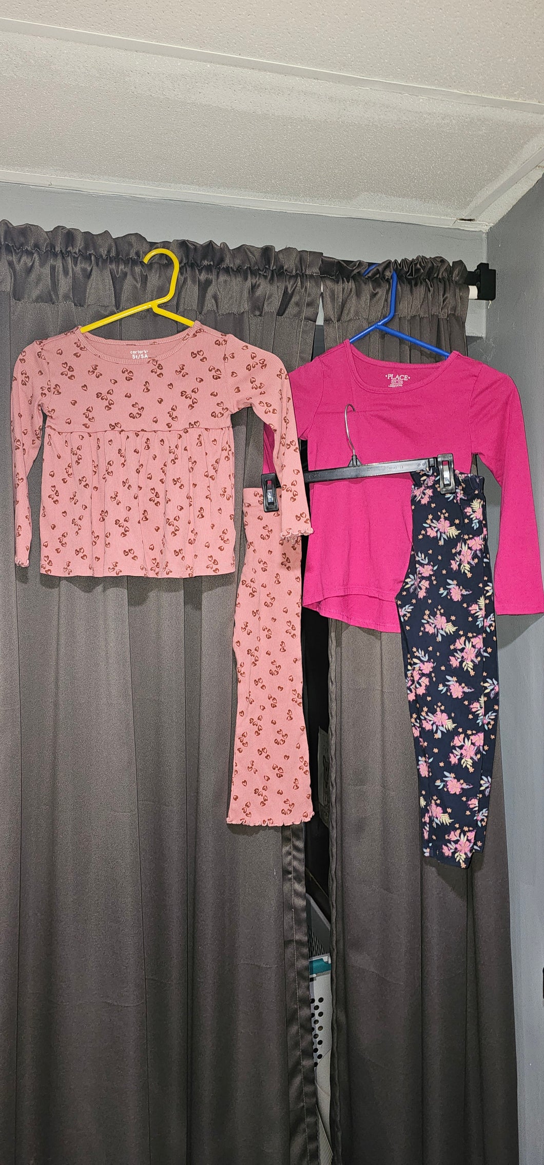 2 outfits Long sleeve - size 5T/5