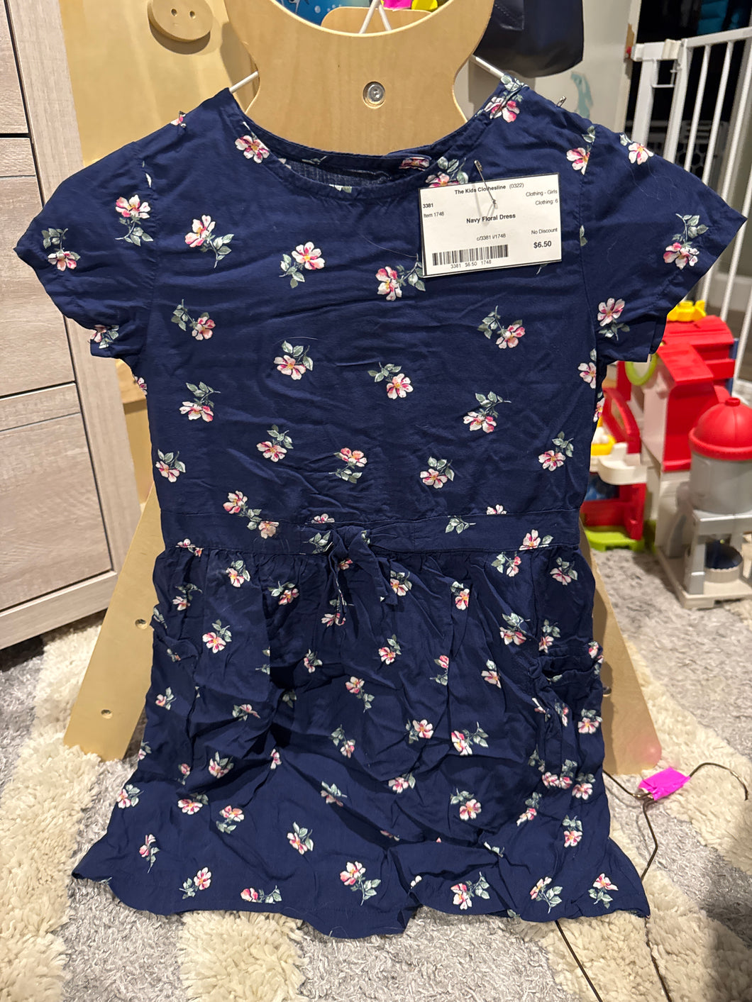 Navy Floral dress Carters - size Kids 6