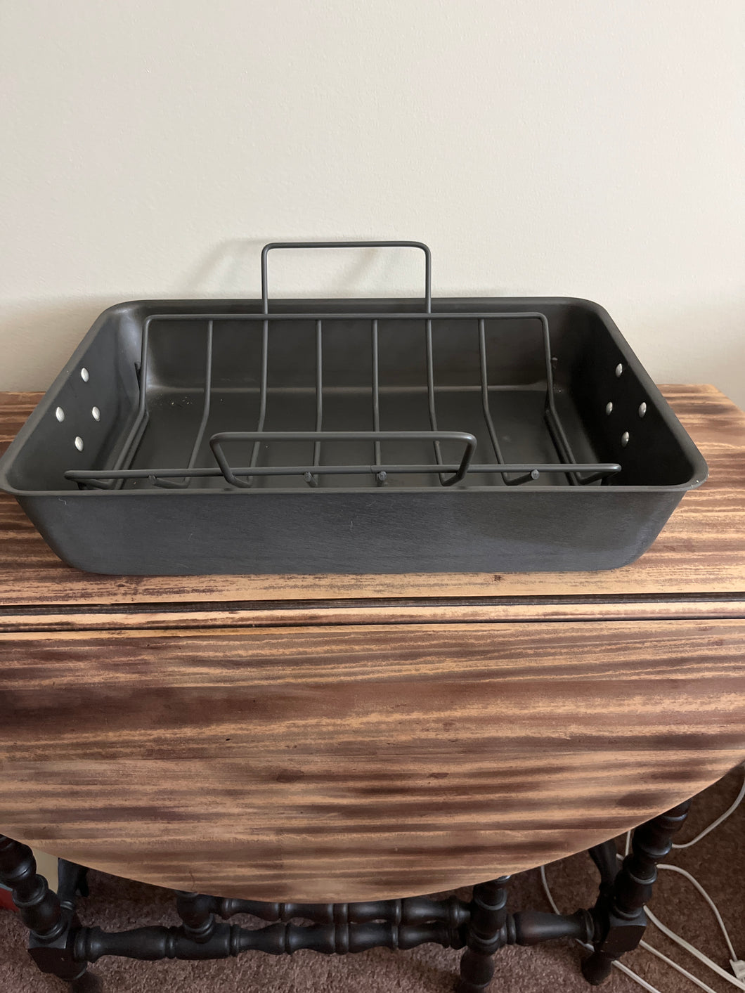 Calphalon Anodized Roasting pan with rack