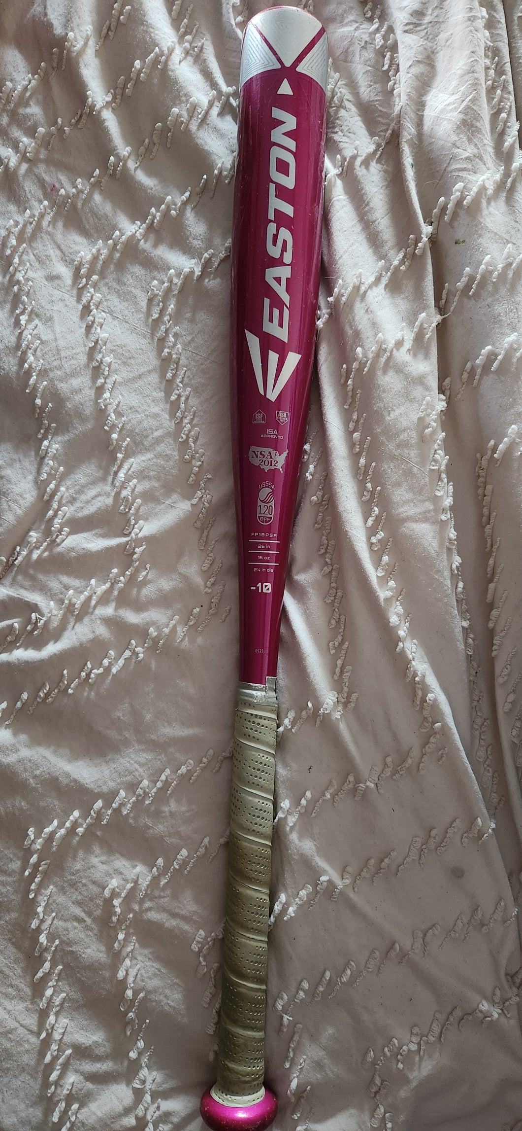Easton Girls softball bat