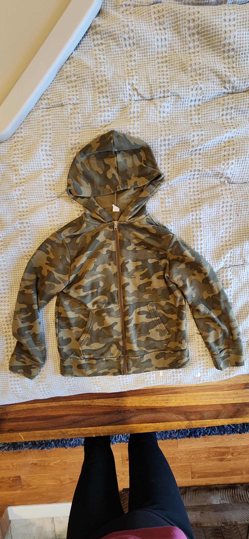 Old Navy Lightweight camo zip up - size Kids 10