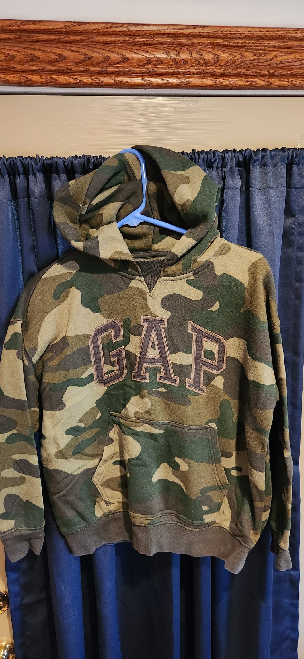 Gap Teen Camo hoodie - size Kids 10