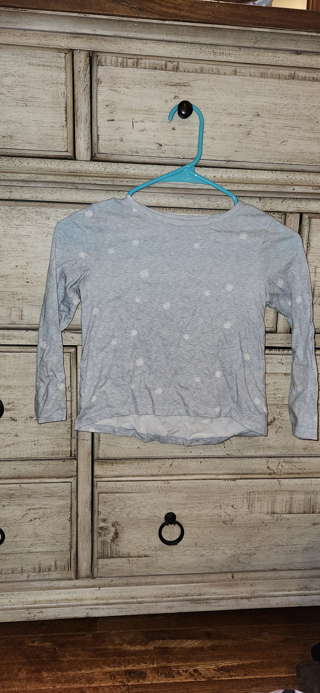 Old Navy Snowflake shirt - size Kids 6