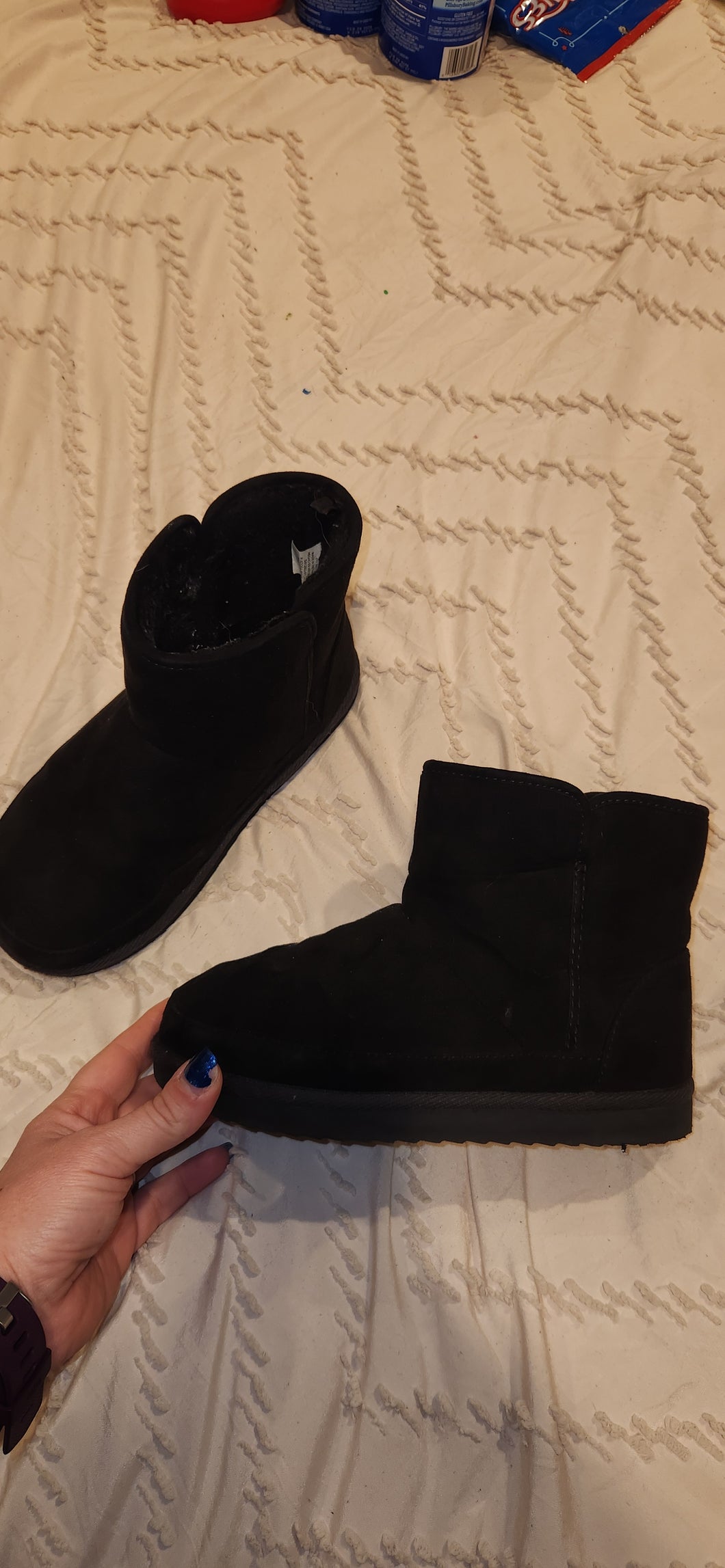 Old Navy Black boots - size Shoes-youth  2