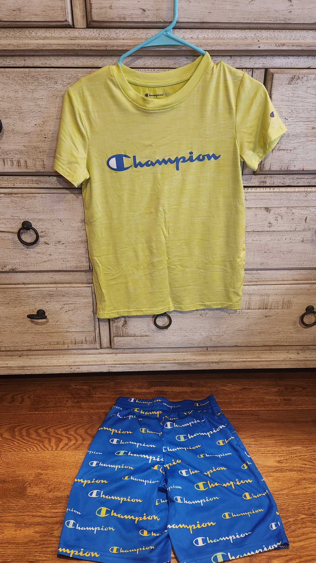 Champion 2pcc outfit - size Kids 10