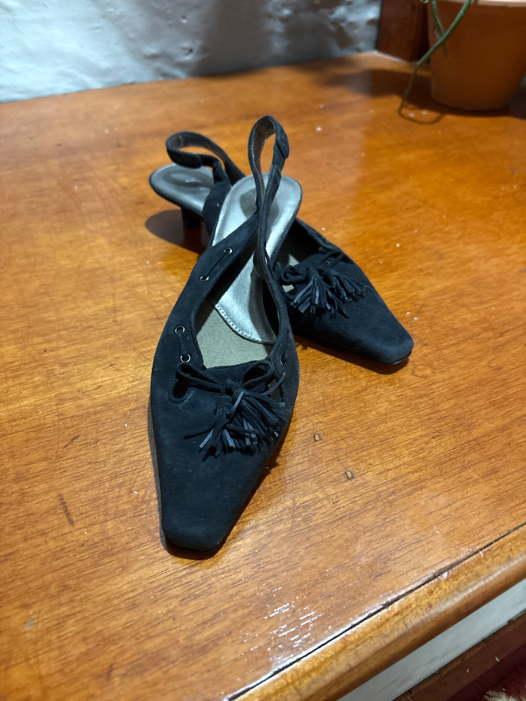 Anne Klein Shoes black - size Shoes-Womens 6.5