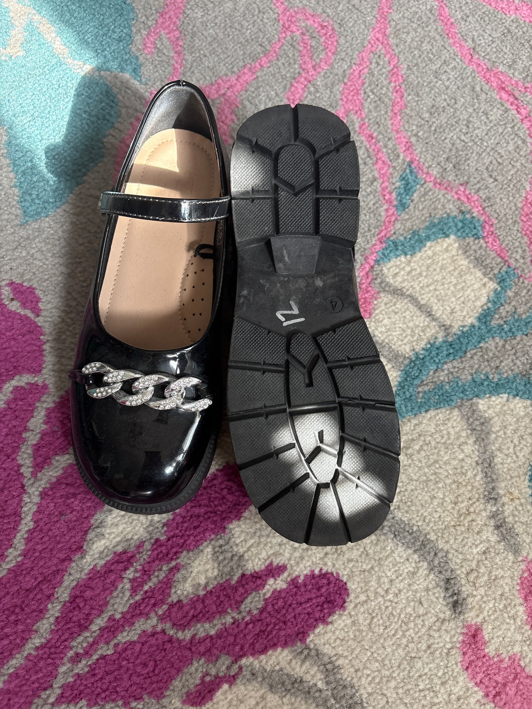 LD kids shoes Newer use - size Shoes-youth   12