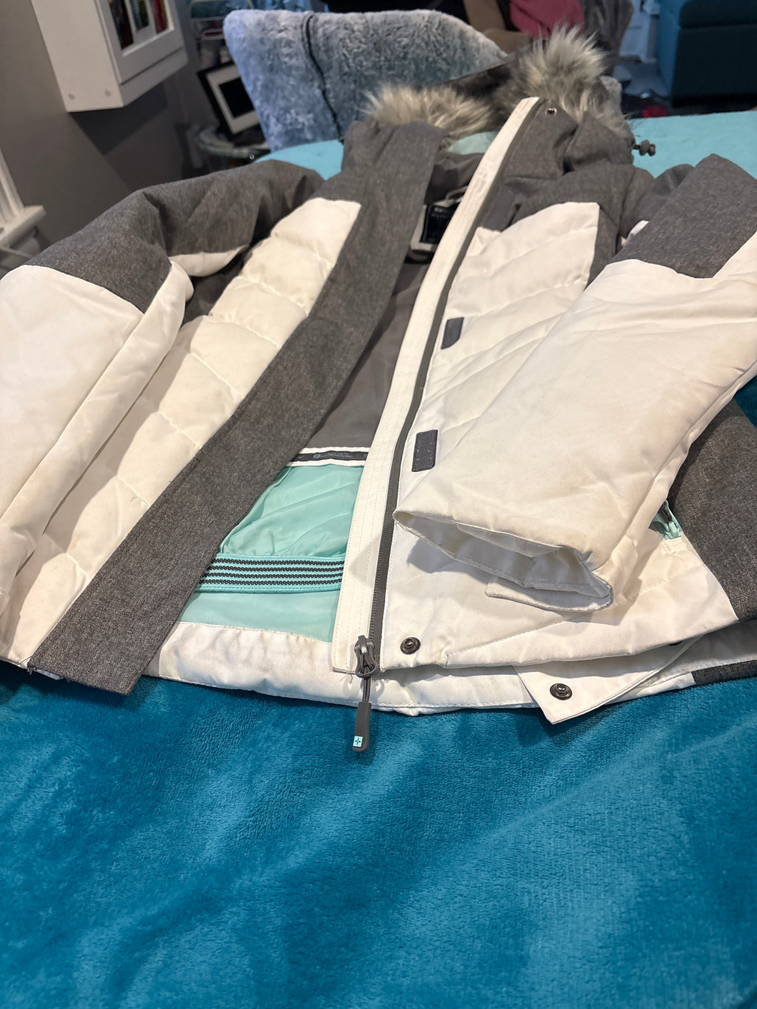 Mountain warehouse Winter jacket Marck - size Junior Girls S (3-5)
