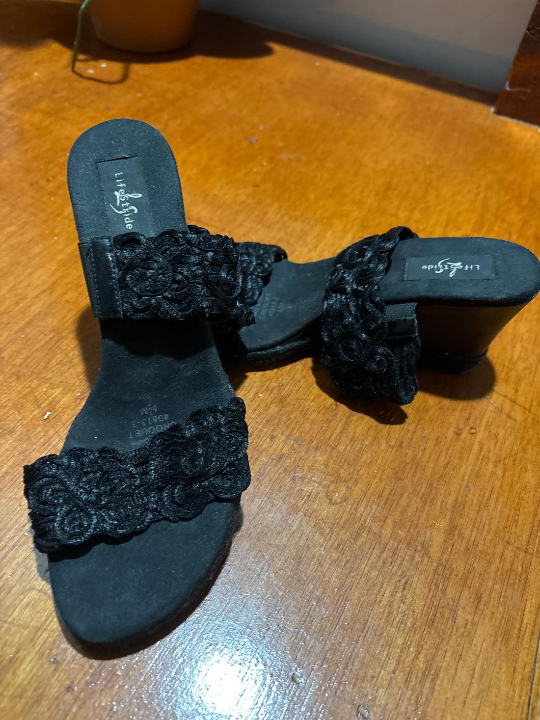 Life stole sandals - size Shoes-Womens 6.5