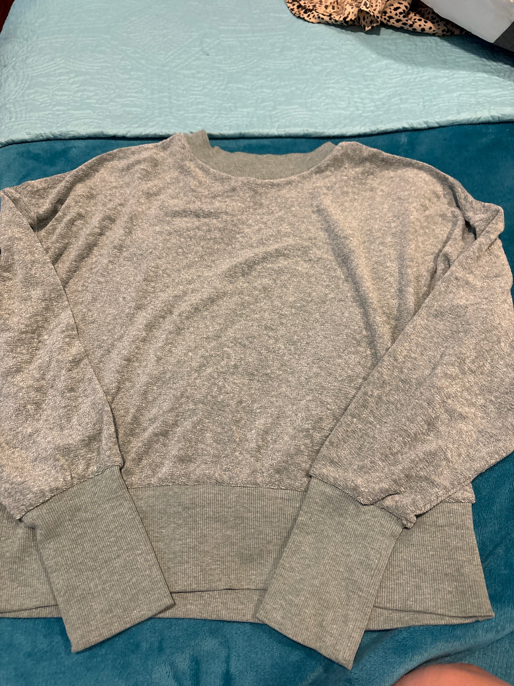 Old navy green Sweeter - size Junior Girls S (3-5)