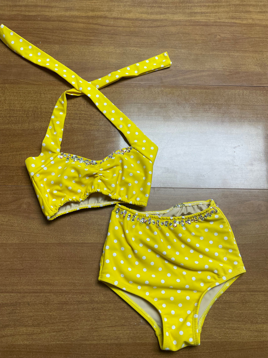 Yellow 2-pc. Suit With rhinestones - size 4T/4