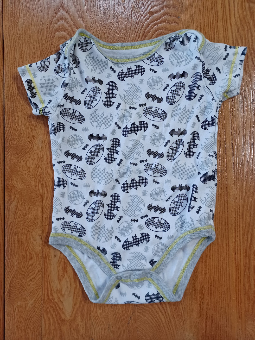 Batman Blk/White Batman Onesie - size 9 Months