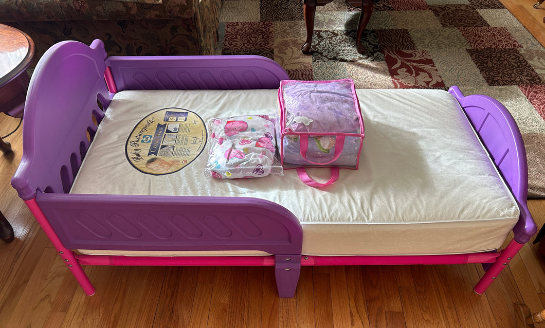 Delta toddler bed 54 x 29 x 21