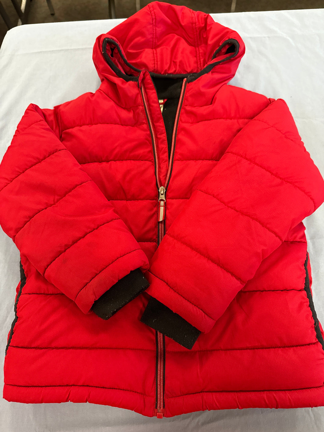 Red Faded Glory jacket - size Kids 6