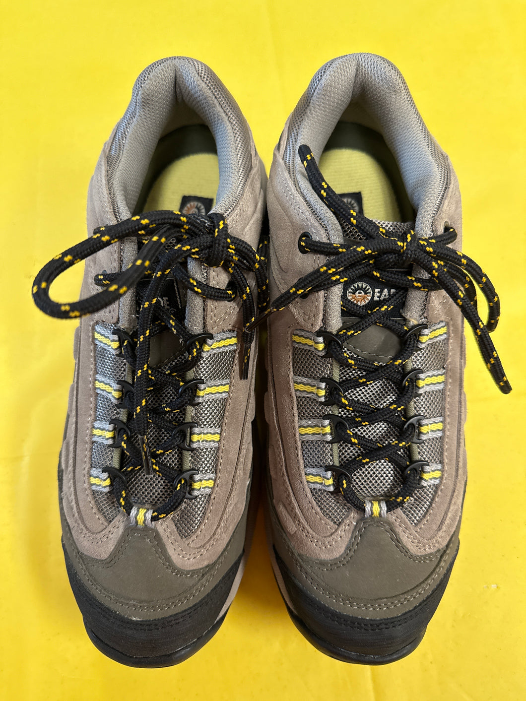 Hiking sneakers Size 9 - size Shoes-Womens 9