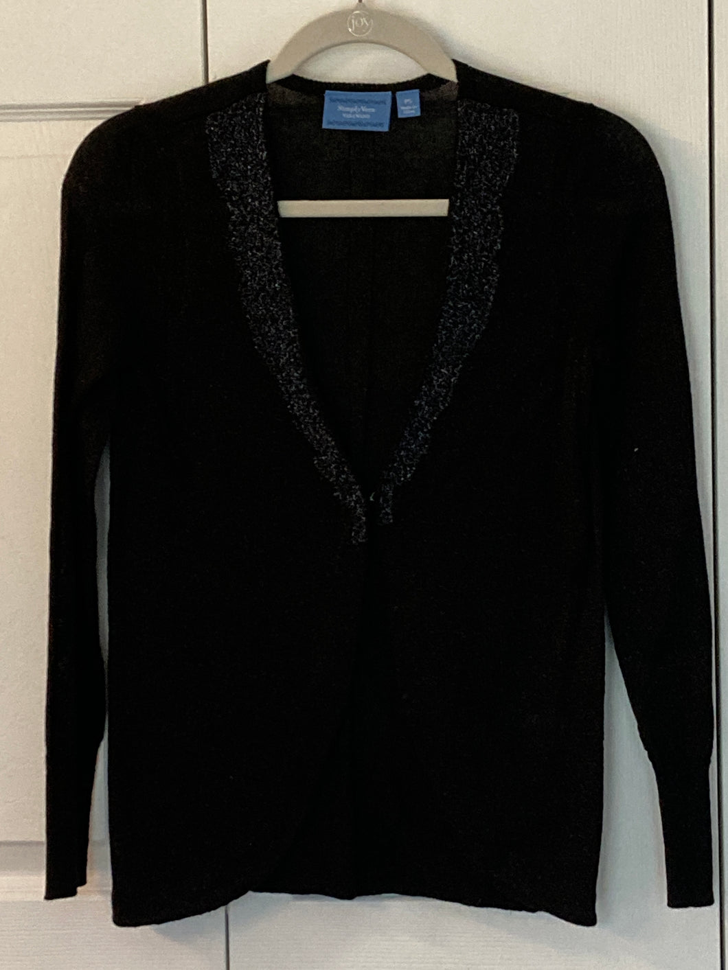 SimplyVera NEW black v-neck button down front - size Women S (4-6)