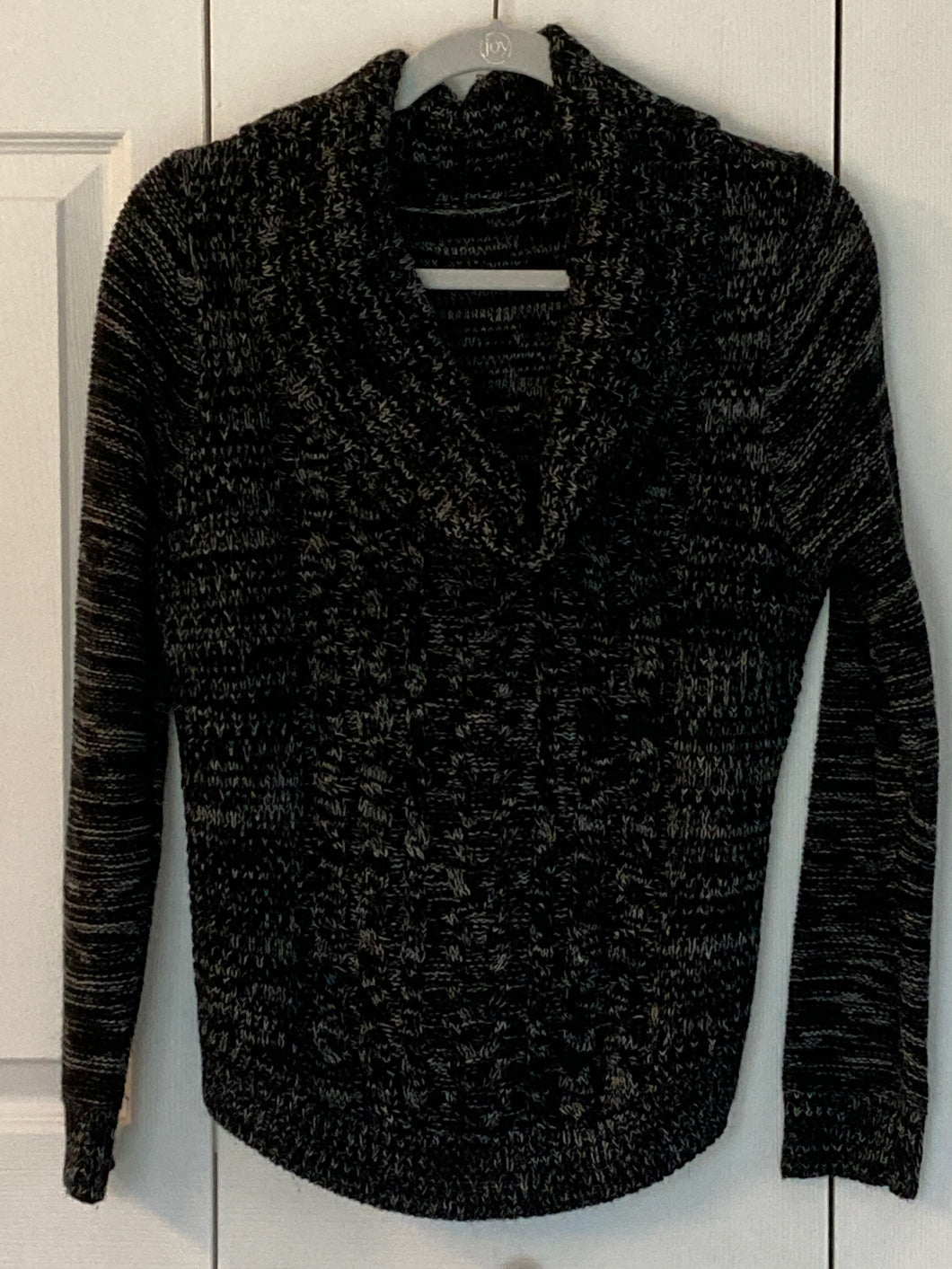 Sweater scoop neck blk/ white sweater - size Women S (4-6)