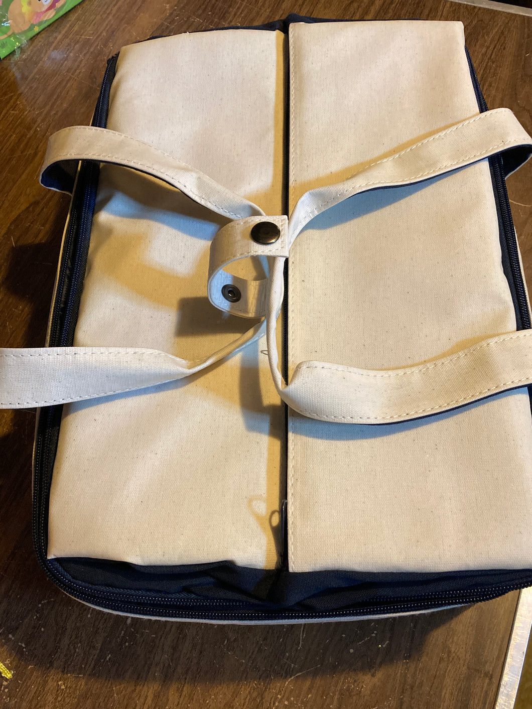 insulated bag NEW12x15x4 w/3 divided inner parts