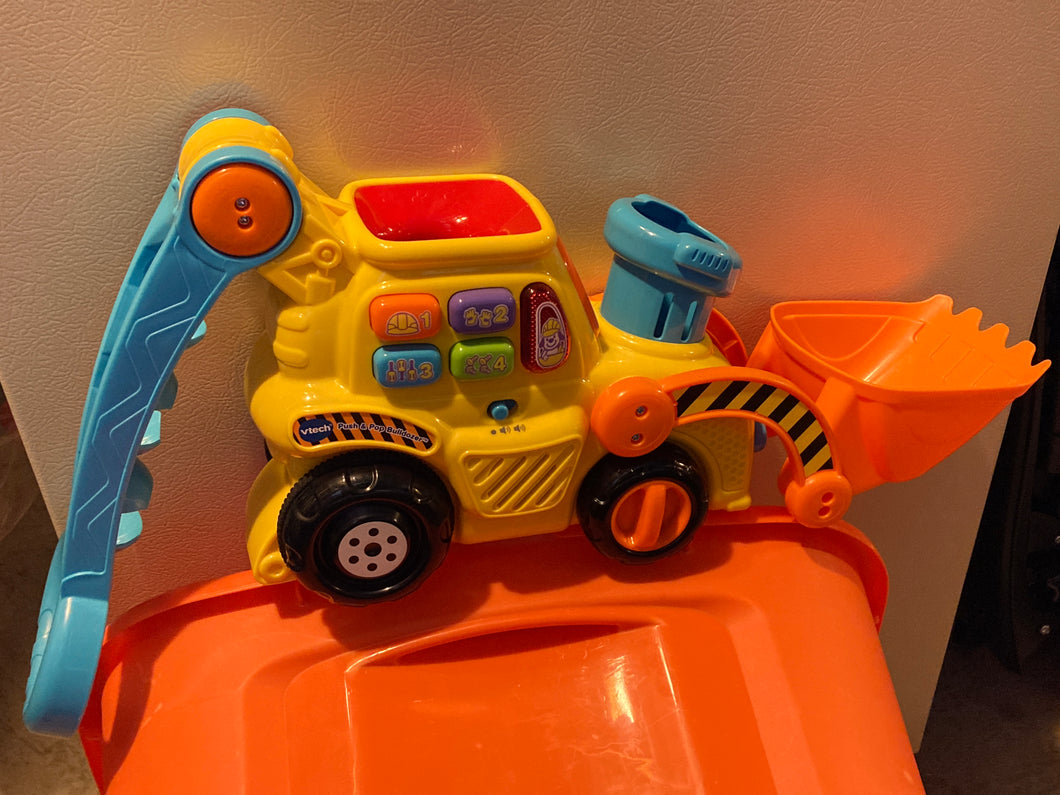 VTech truck w/sounds handle raises up & down