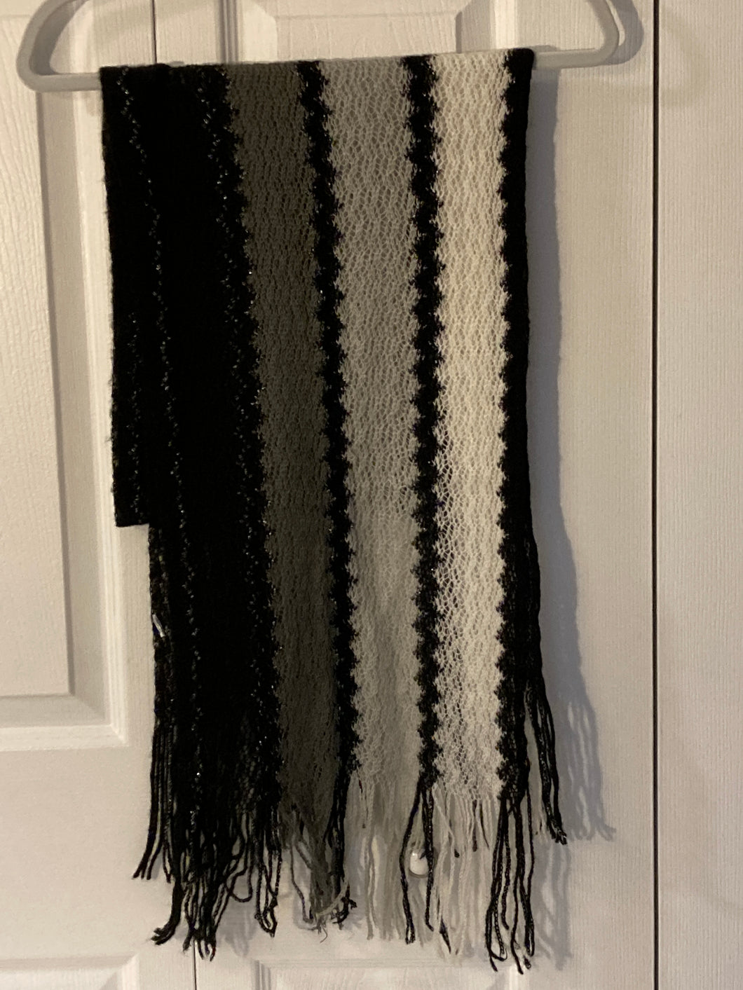 scarf blk/white/grey knit 12 x 68