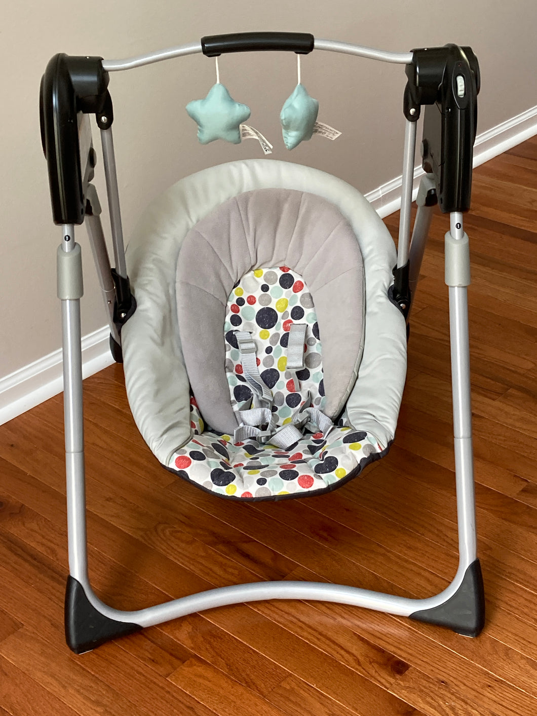 Graco adjustable height swing NEW $94