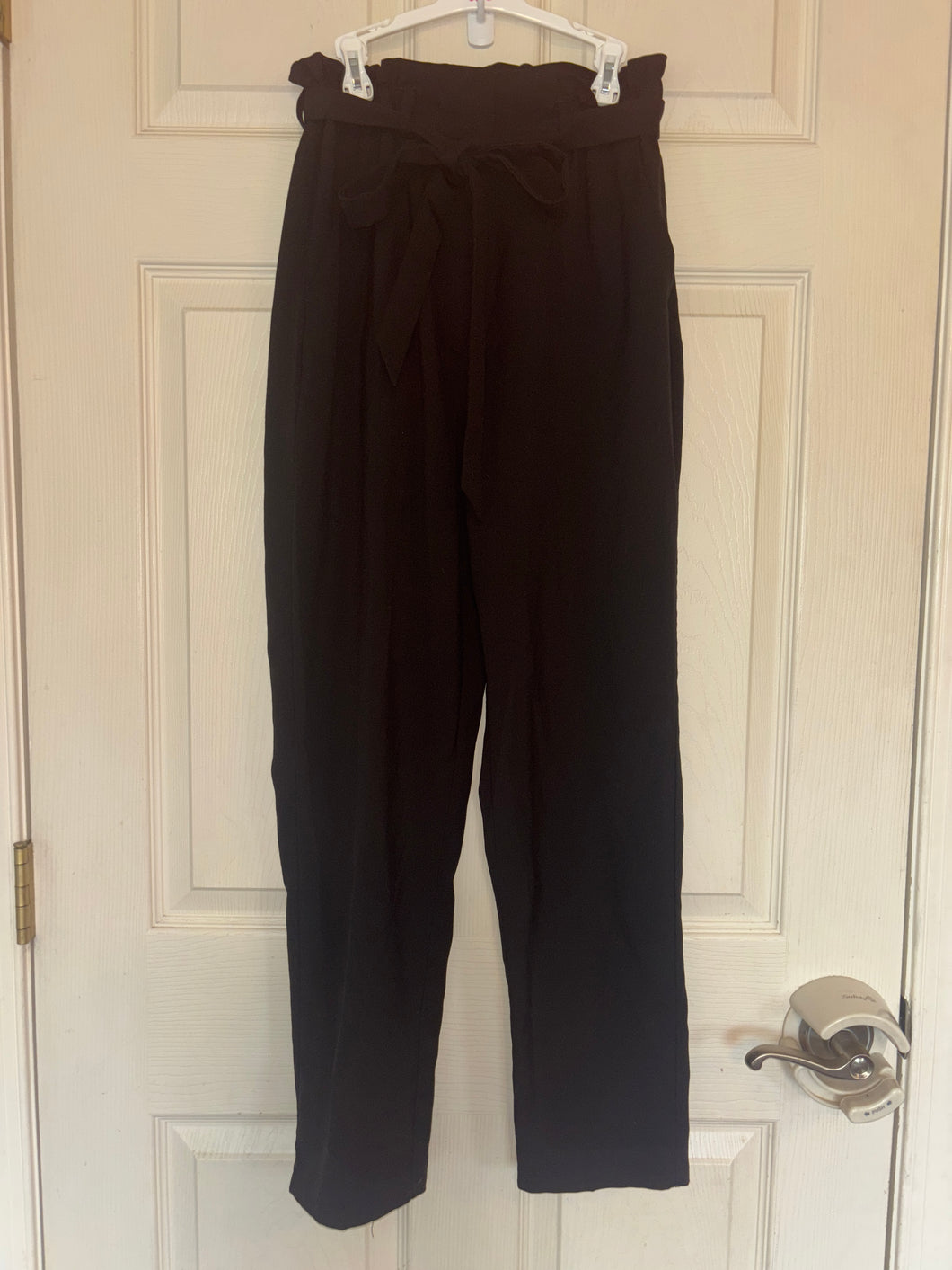 H&M 8 runs small Black belted pants - size Women S (4-6)